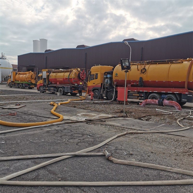 图木舒克污水池清理