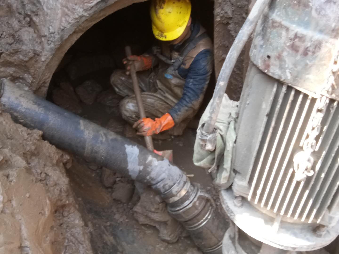 图木舒克管道清淤